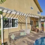 4 Bed 3 Bath House With Pool And Hot Tub One Block From American River