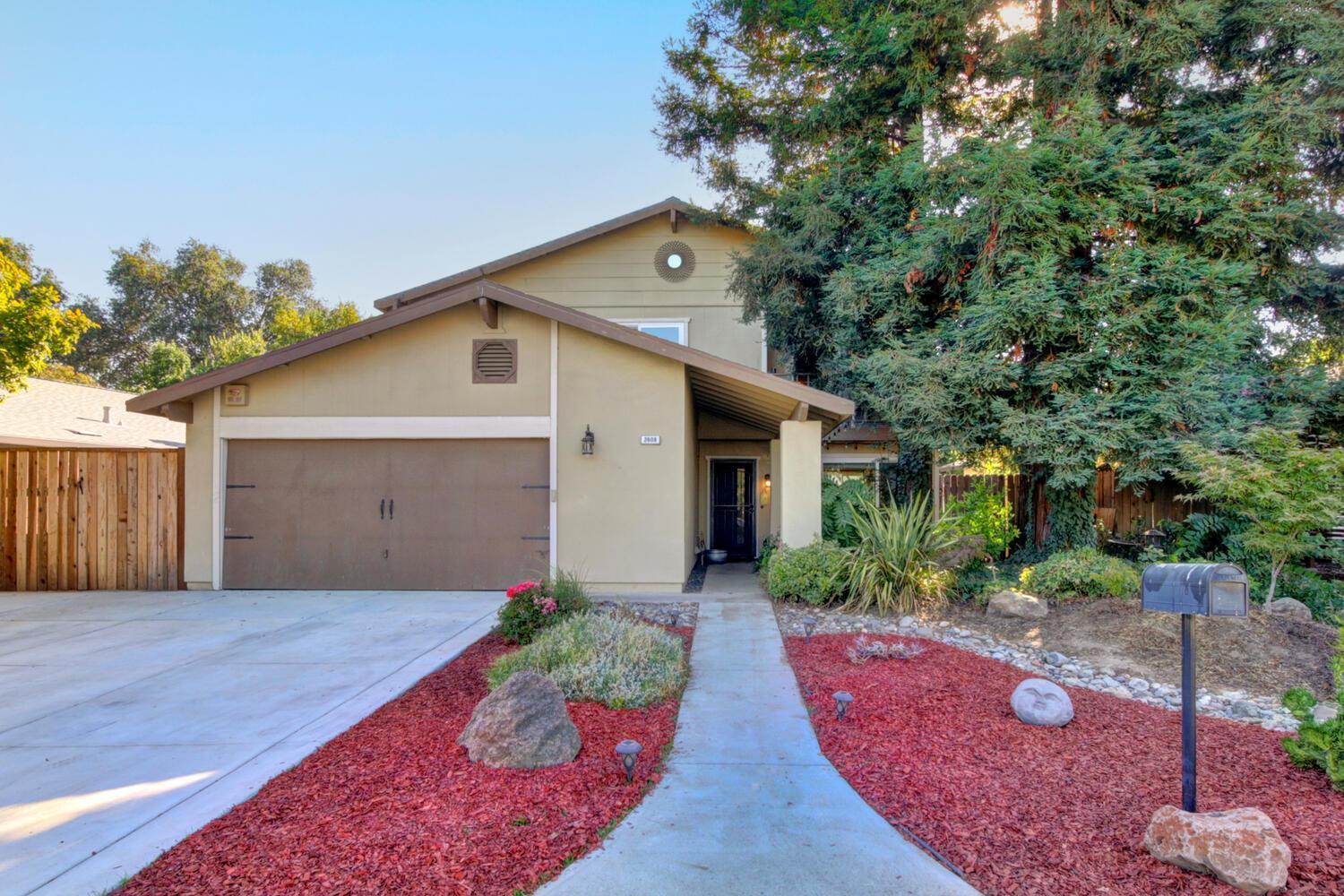 4 Bed 3 Bath House With Pool And Hot Tub One Block From American River Holiday home
